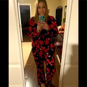 Victoria’s Secret Roses Pajama Set Size XL